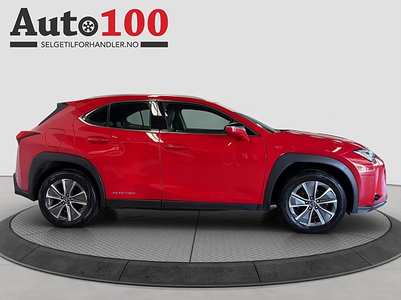 Lexus UX300e 7 of 20