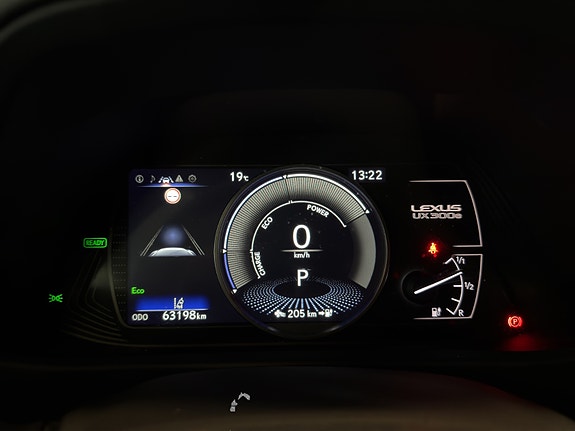 Lexus UX300e 14 of 20