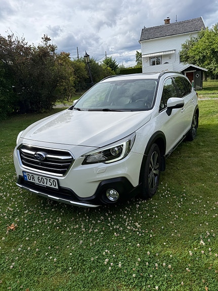 Subaru Outback 2 of 5