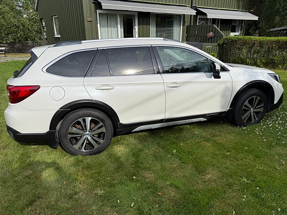 Subaru Outback 4 of 5