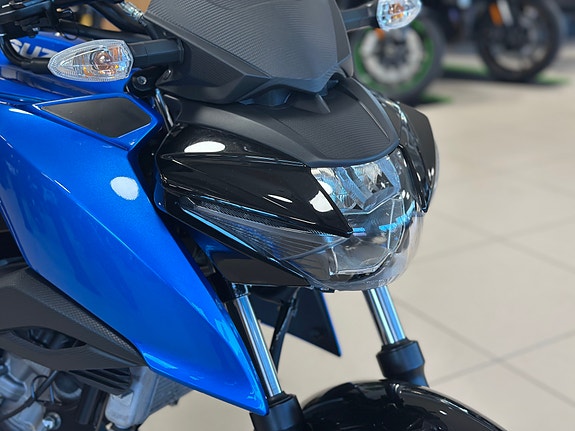 Suzuki GSX-S 125 2 of 9