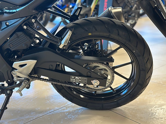 Suzuki GSX-S 125 6 of 9