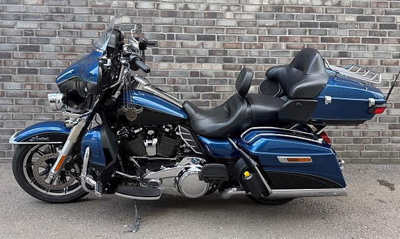 Harley-Davidson FLHTK Ultra Limited 8 of 13