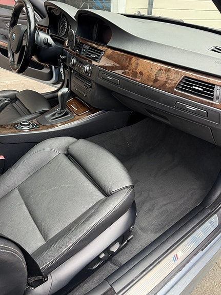 BMW 335i 3 of 9