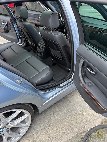 BMW 335i 6 of 9
