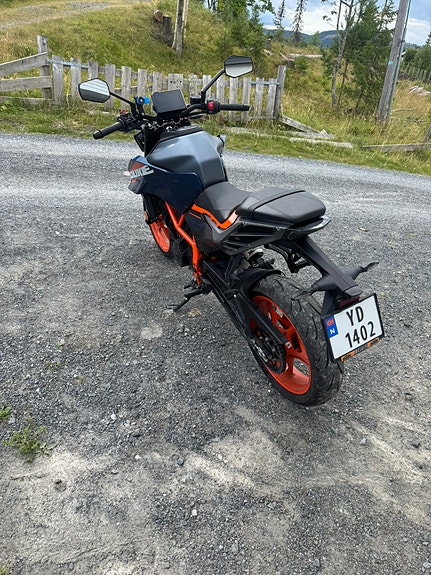 KTM 390 Duke 3 of 5