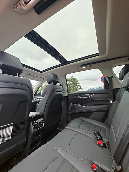 Maxus Euniq 6 15 of 21