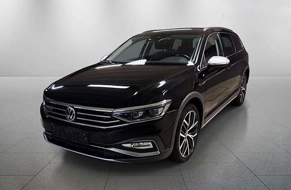 Volkswagen Passat Alltrack 2 of 11