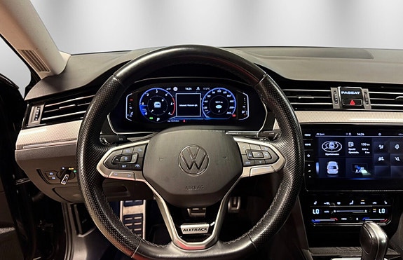 Volkswagen Passat Alltrack 9 of 11
