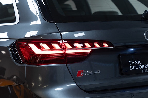 Audi RS4 3 of 30