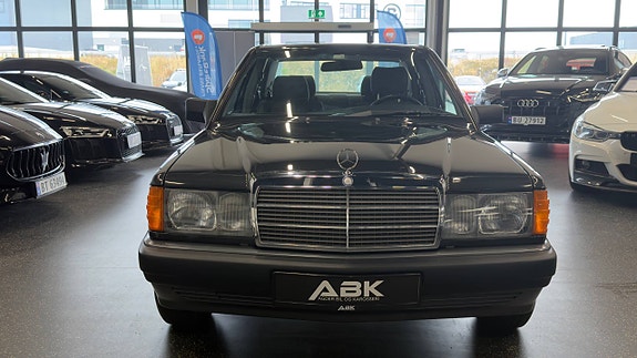 Mercedes-Benz 190 E 4 of 30