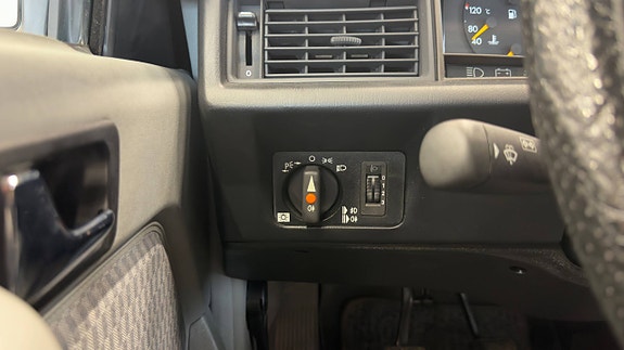 Mercedes-Benz 190 E 23 of 30