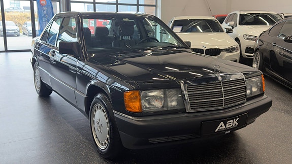 Mercedes-Benz 190 E 8 of 30