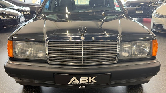 Mercedes-Benz 190 E 5 of 30