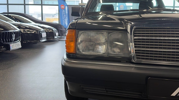 Mercedes-Benz 190 E 7 of 30