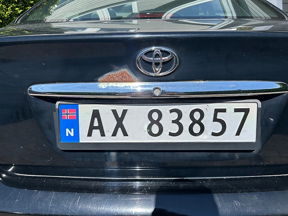 Toyota Camry 3 of 4