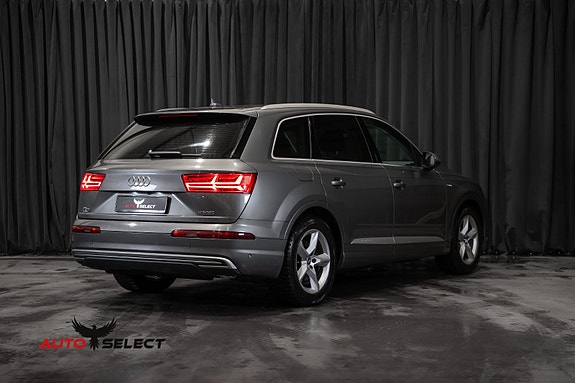 Audi Q7 15 of 30