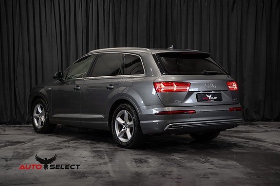 Audi Q7 8 of 30
