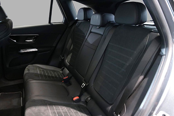 Mercedes-Benz GLC300 de 12 of 13