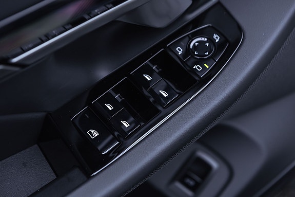 BMW i5 23 of 30