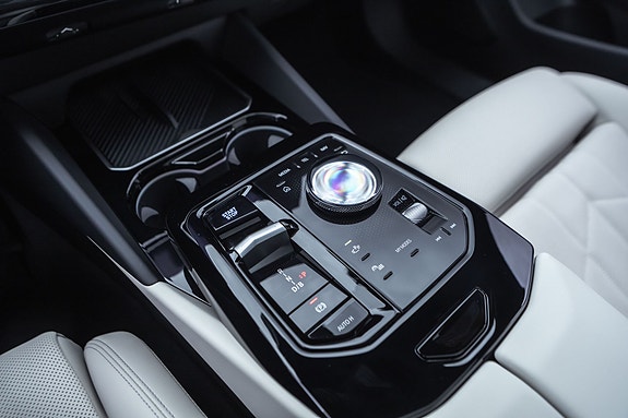 BMW i5 19 of 30