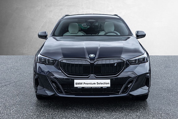 BMW i5 4 of 30