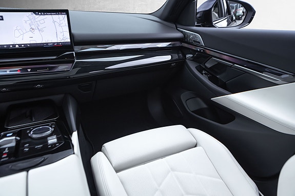 BMW i5 30 of 30