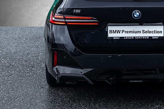 BMW i5 9 of 30