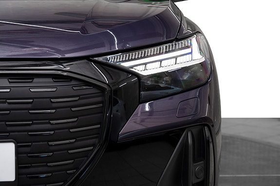 Audi Q4 e-tron 4 of 5