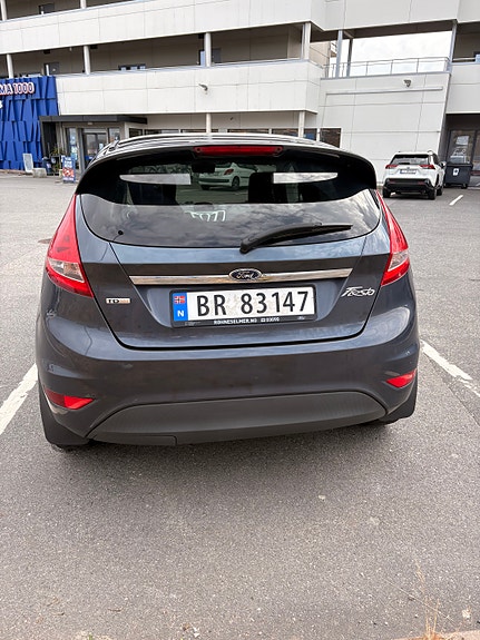 Ford Fiesta 9 of 13