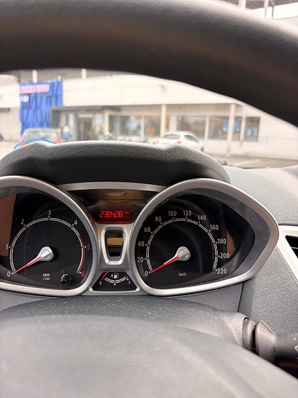 Ford Fiesta 11 of 13