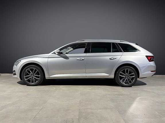 Skoda Superb 4 of 5