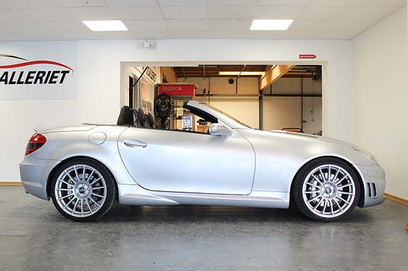 Mercedes-Benz SLK55 13 of 30