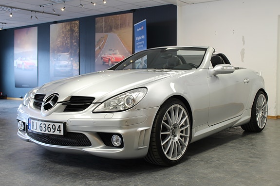 Mercedes-Benz SLK55 7 of 30