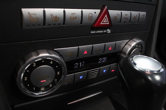 Mercedes-Benz SLK55 28 of 30