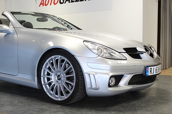 Mercedes-Benz SLK55 2 of 30