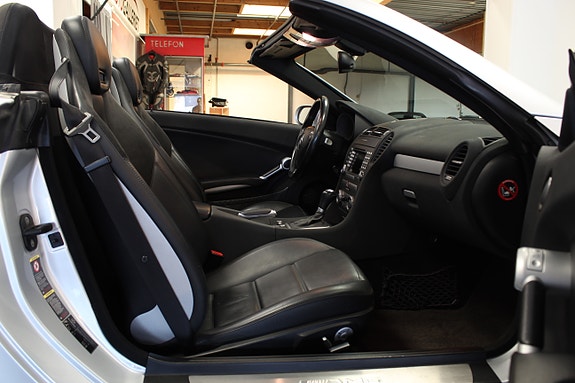 Mercedes-Benz SLK55 16 of 30
