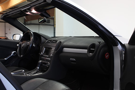 Mercedes-Benz SLK55 15 of 30