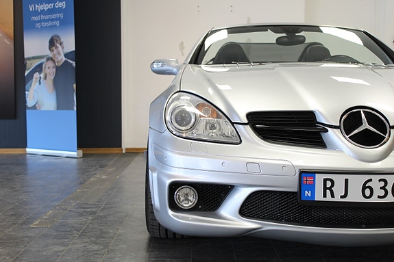Mercedes-Benz SLK55 3 of 30