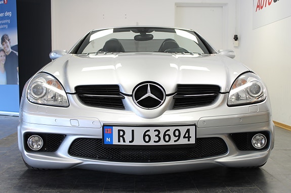 Mercedes-Benz SLK55 4 of 30
