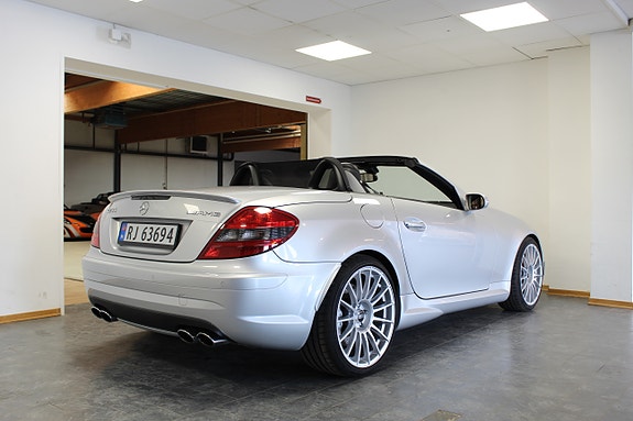 Mercedes-Benz SLK55 12 of 30