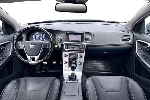 Volvo S60 16 of 30