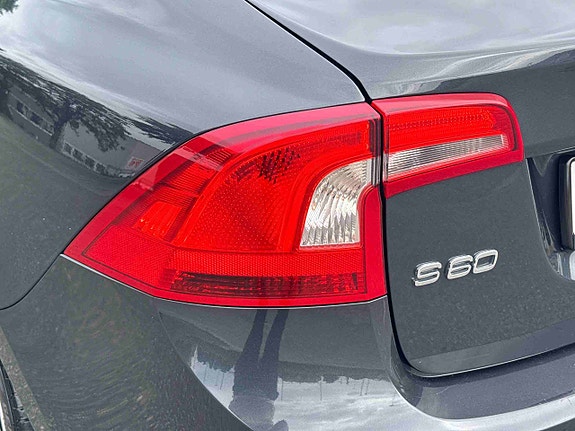Volvo S60 11 of 30