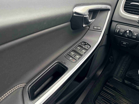 Volvo S60 28 of 30