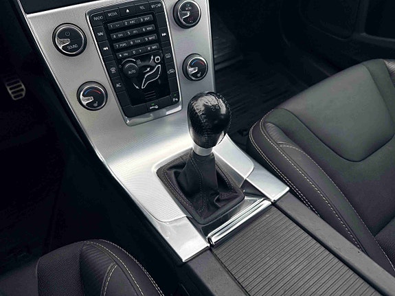 Volvo S60 26 of 30