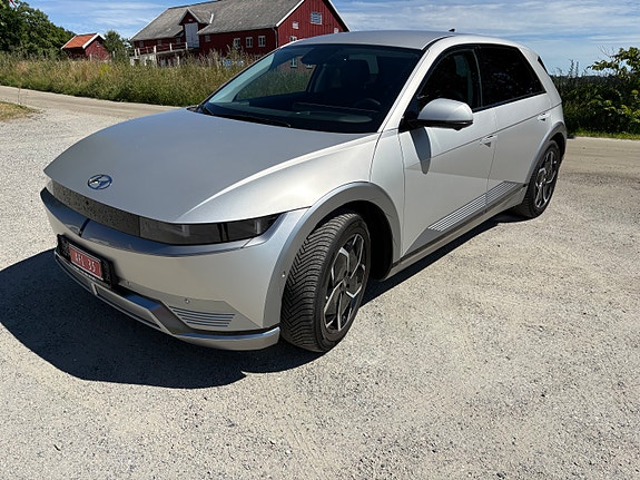 Hyundai Ioniq 5 2 of 15