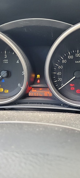 Mazda 5 2 of 7