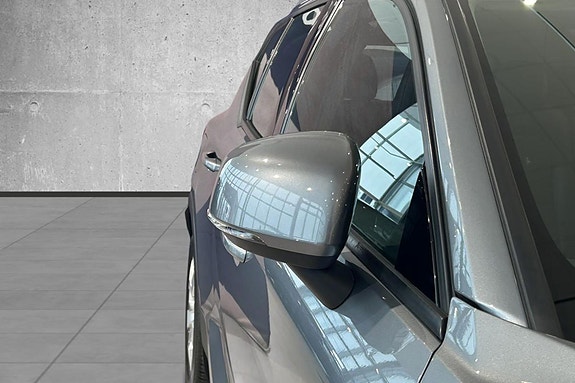 Volvo XC40 5 of 5