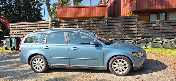 Volvo V50 2 of 18