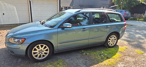 Volvo V50 3 of 18